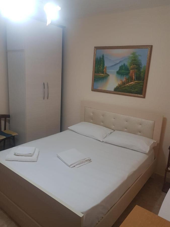 Pazari_Ri_Studio Appartement Tirana Buitenkant foto